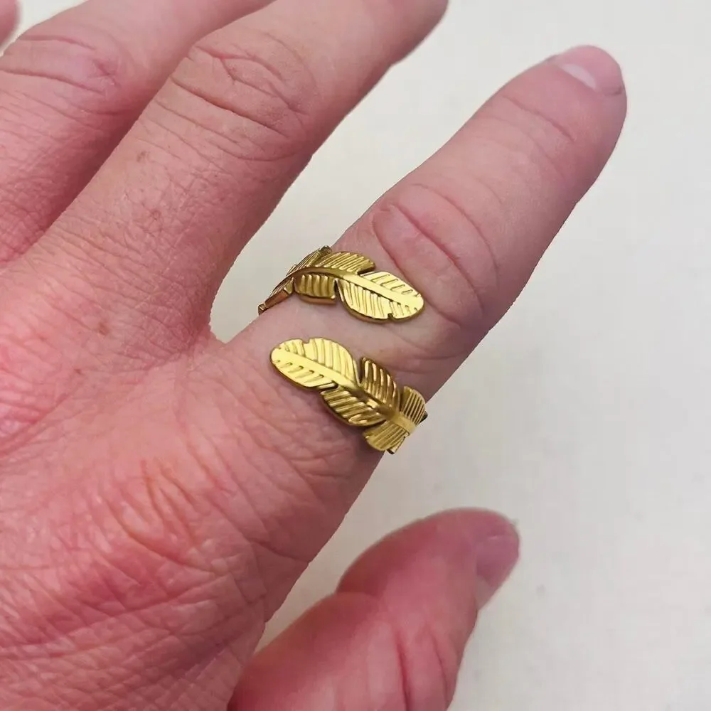 y2k 2000s vintage gold leaf ring